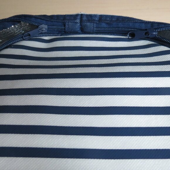 New "Y" Round Insulated Carry Cooler Tote YALE UNIVERSITY Blue & White stripe - Picture 5 of 7